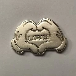 Disney Pocket Token - Piece Of Magic - Mickey's Hands - LOVE
